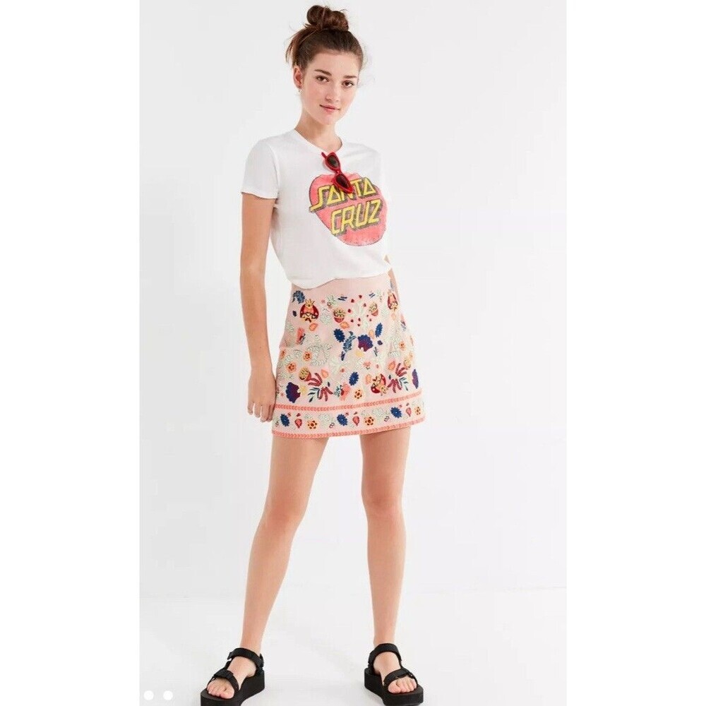 urban outfitters, women/ youth mini skirt embroidered, Size S/P, Casual, Classic